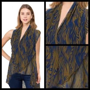 Unique Leaf Print Versatile Top